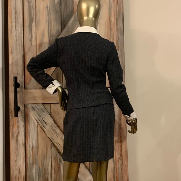 🌻Pinstripe Mini Skirt🌻  Size 5/6 🌻         (Bundle Sale)🌻 - Picture 9 of 16